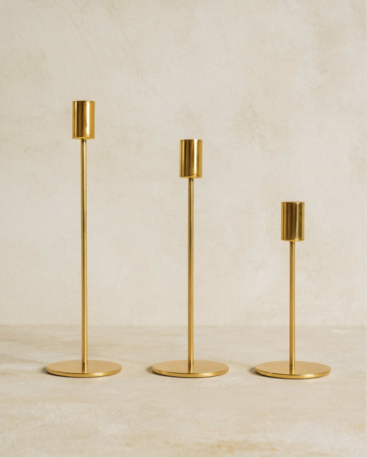 Trio de Castiçais em Metal Dourado