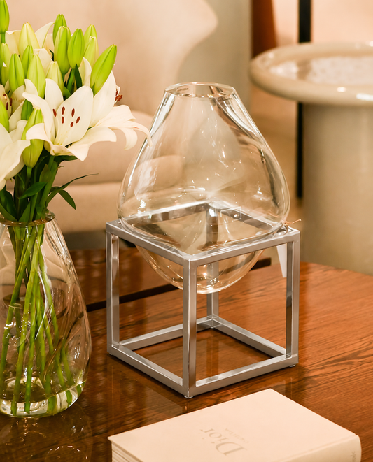 Vaso em Vidro Soprado com Cubo em Inox