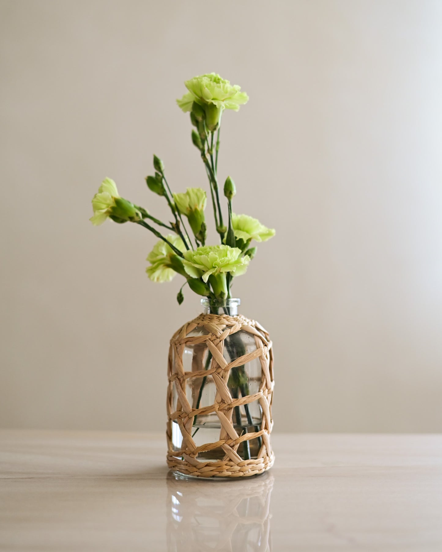 Mini Vaso em Vidro e Rattan