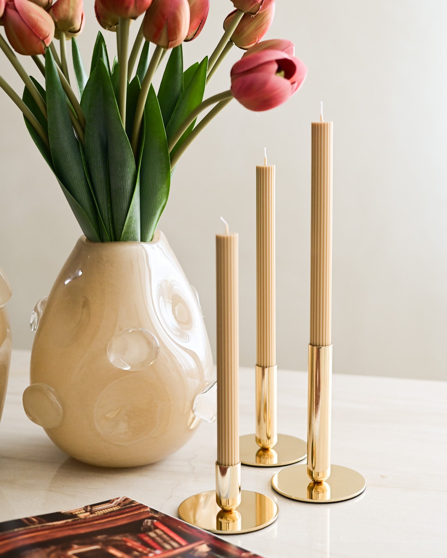 Trio Castiçais em Metal Dourado Base