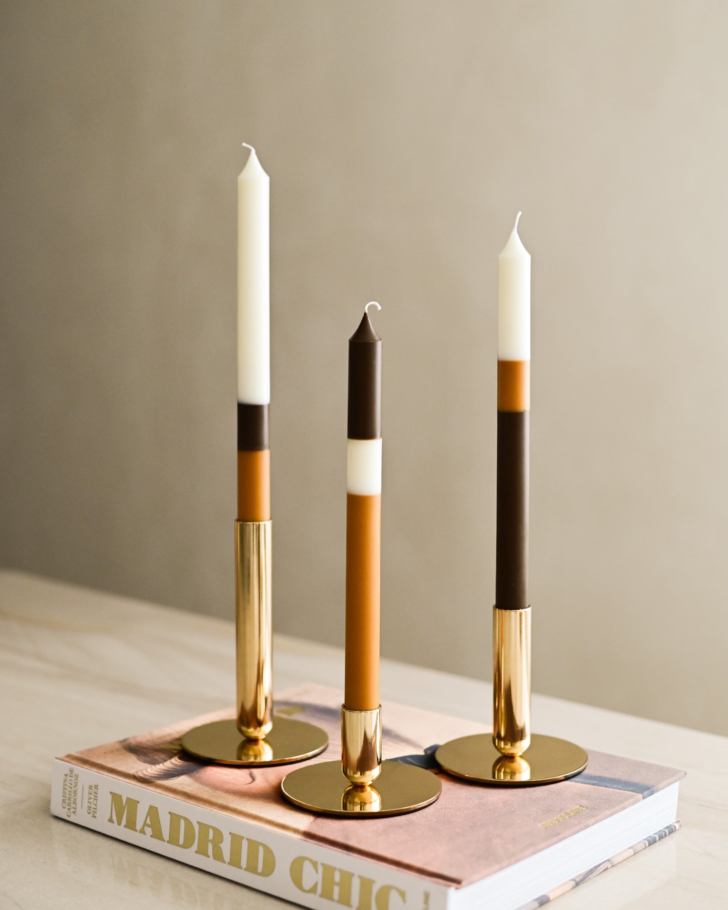 Trio Castiçais em Metal Dourado Base