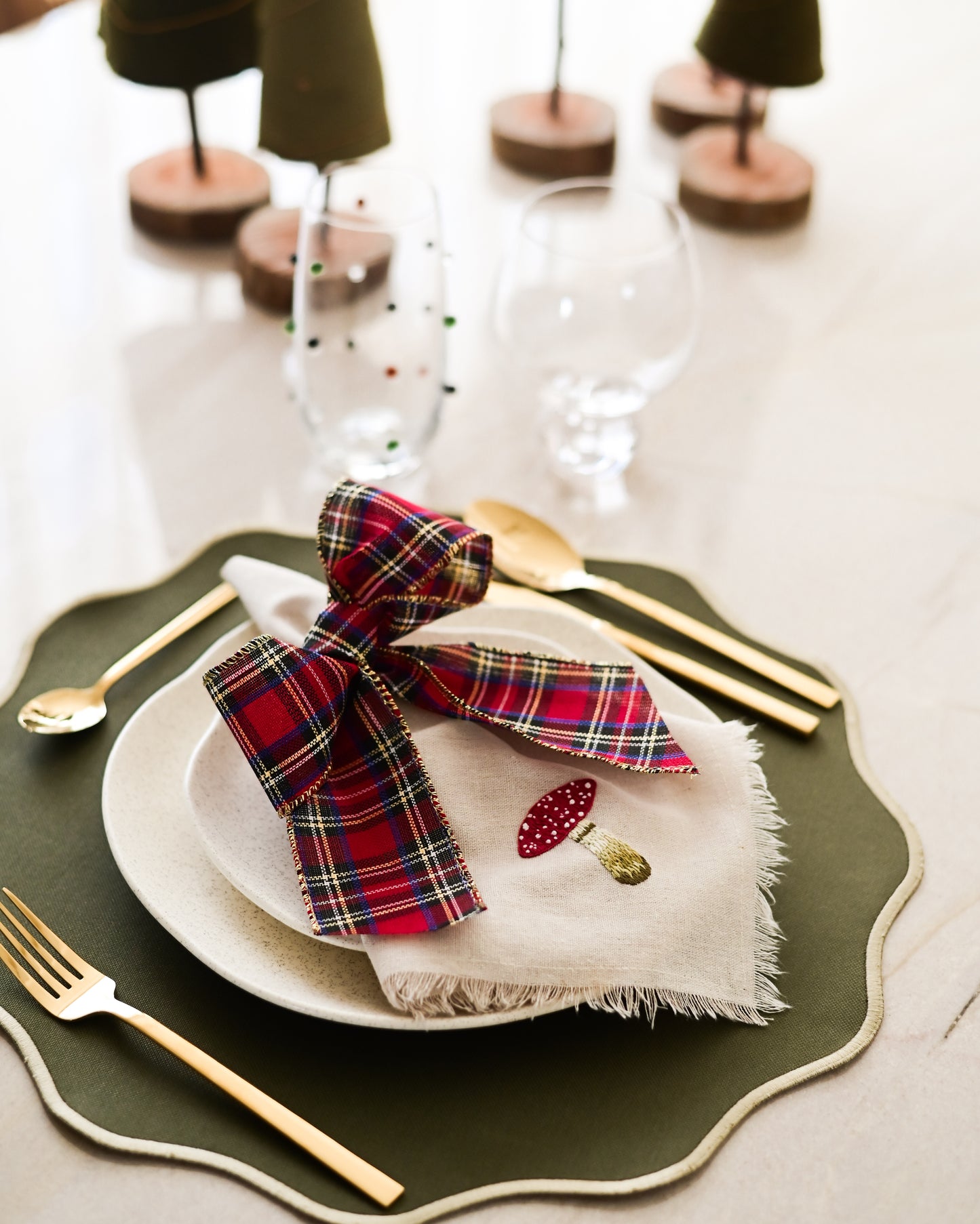 Jogo Americano Dupla Face Verde Militar e Fendi com costura em Fendi - Previsão entrega 10 Dezembro