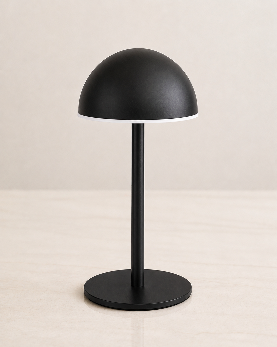 Luminária Portátil em Metal Preto P