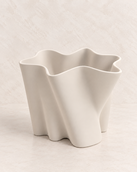 Vaso em Porcelana Branca Fosca efeito Retorcido