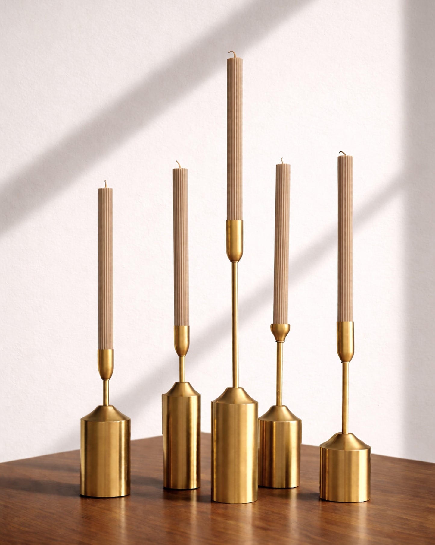 Conj. 5 Castiçais em Metal Dourado